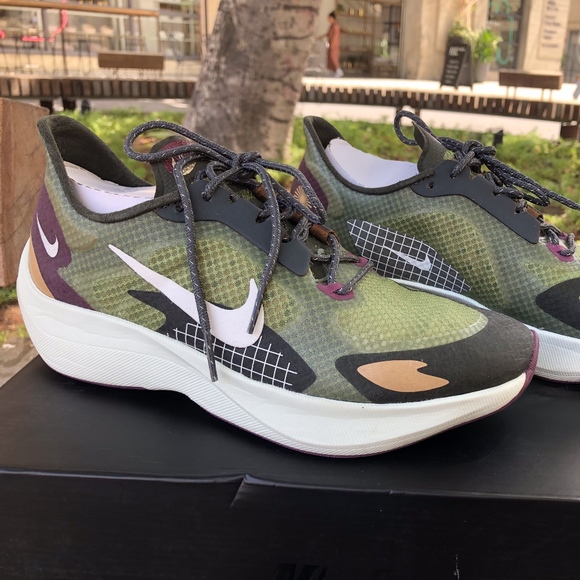 nike running vapor street peg sp